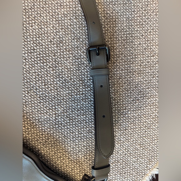 Coach Signature Chain Duffle - Picture 7 of 16